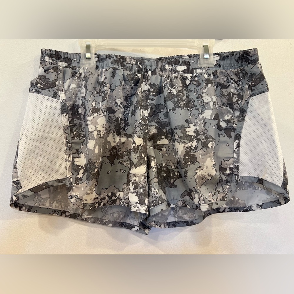 Old Navy Active shorts with built-in bikini lining & pocket, size Small